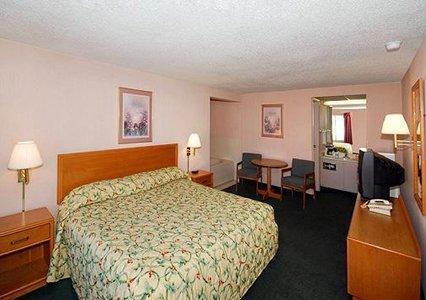 Knights Inn Elyria Room photo
